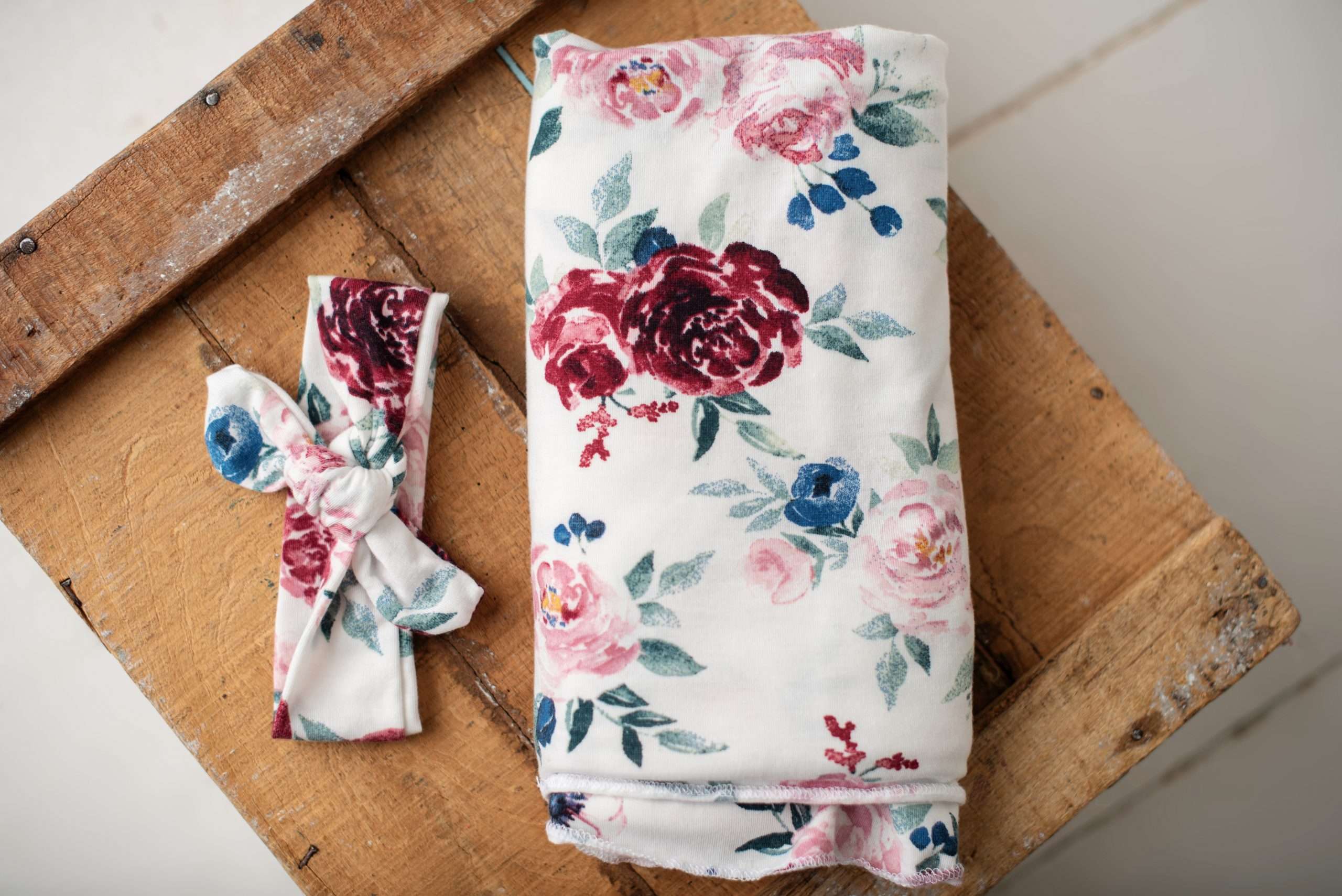 Jersey Swaddle Floral Keilen Corner